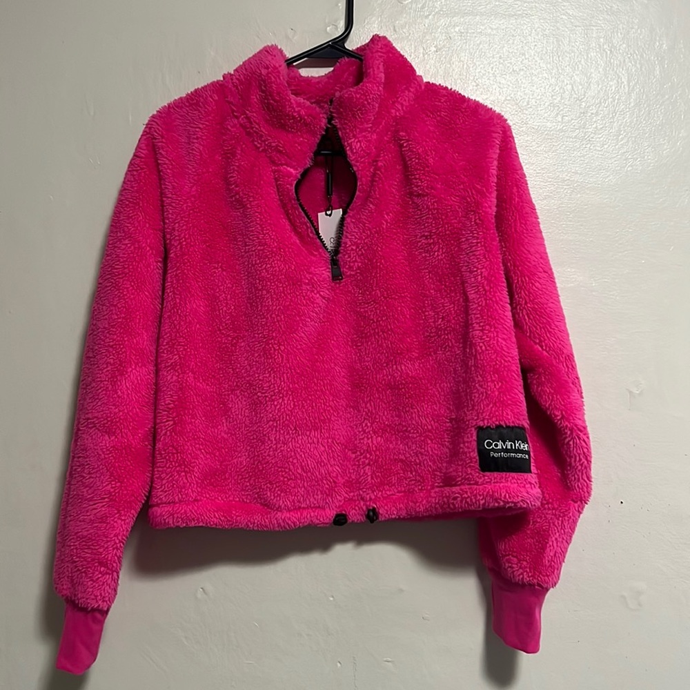 NWT Calvin Klein cropped fluffy sweater size medium